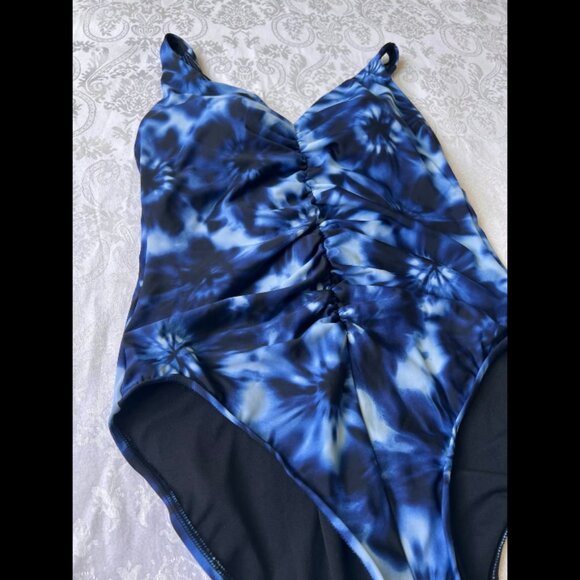 Aqua Green- One piece swimsuit- Blue & Black- L/XL - Picture 2 of 7